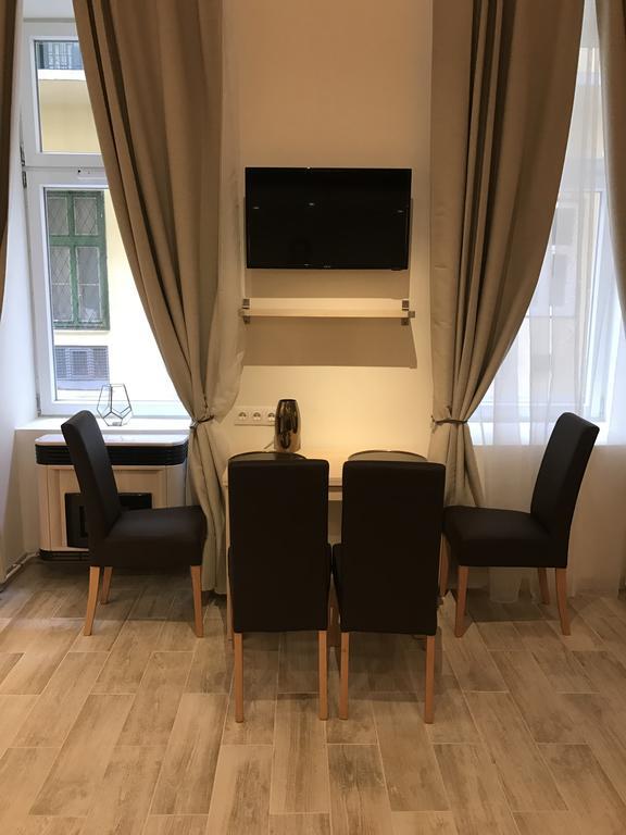 Goldcentral Apartment Gozsdu Budapest Luaran gambar