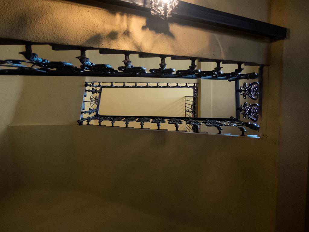 Goldcentral Apartment Gozsdu Budapest Luaran gambar